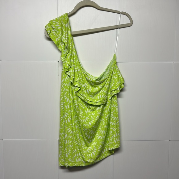 Lane Bryant NWT Vibrant Lime Green and White One Shoulder Ruffled Top Size 22/24 - Picture 3 of 8